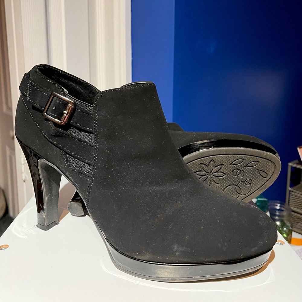 Black Boot Heels - Picture 1 of 3